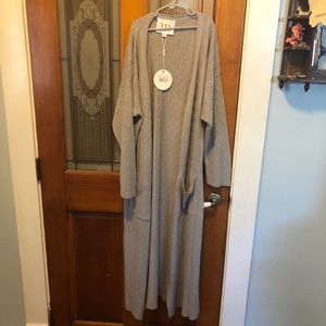 Beautiful open front cardigan with pockets